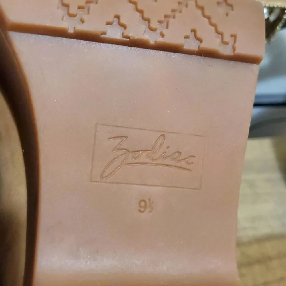 ZODIAC Women's Leather Tavi Ankle Chunky Lug Boot Latte, Sz 9.5, Euro Boho